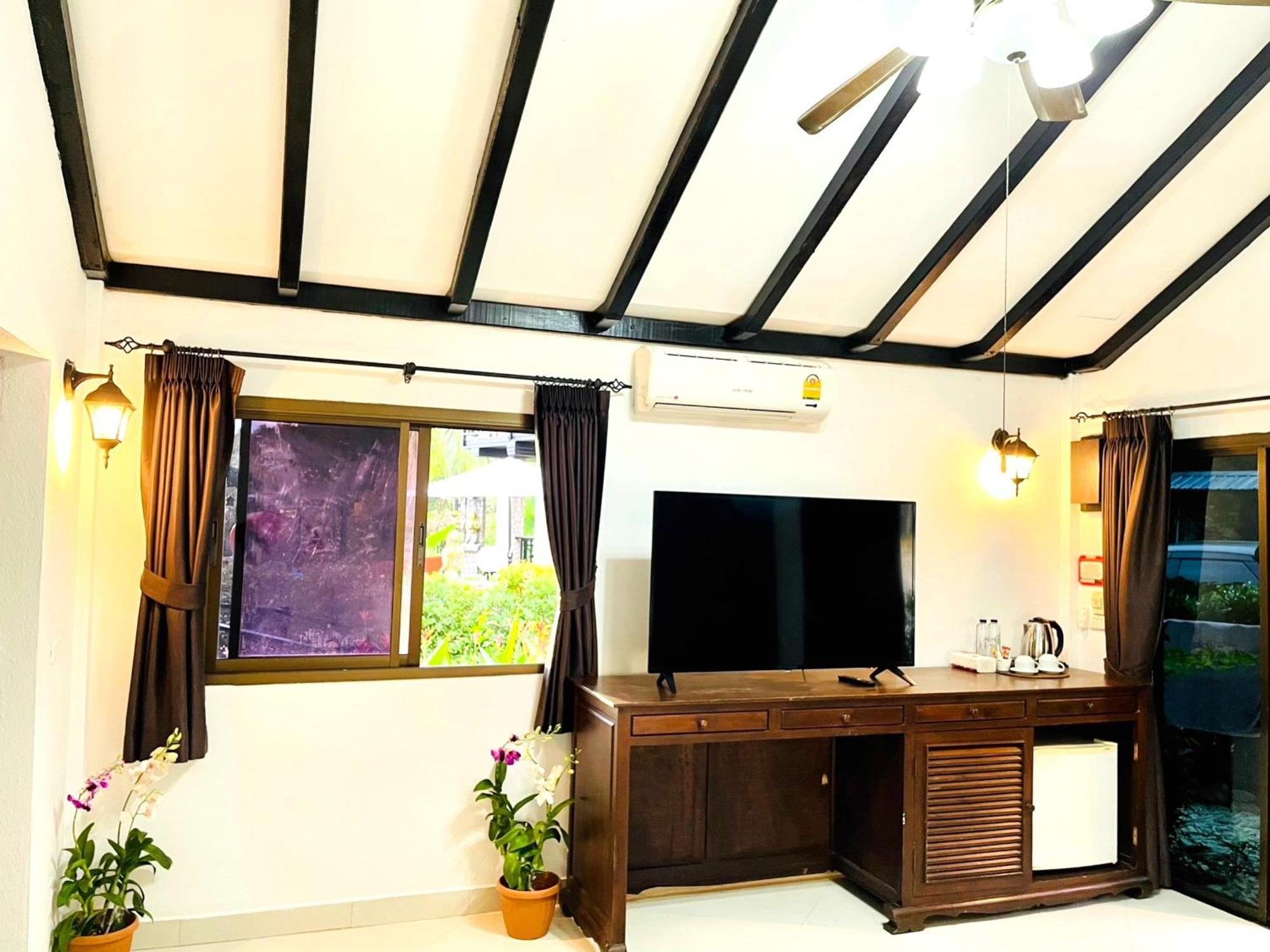 Boomerang Village Resort Kata ภายนอก รูปภาพ