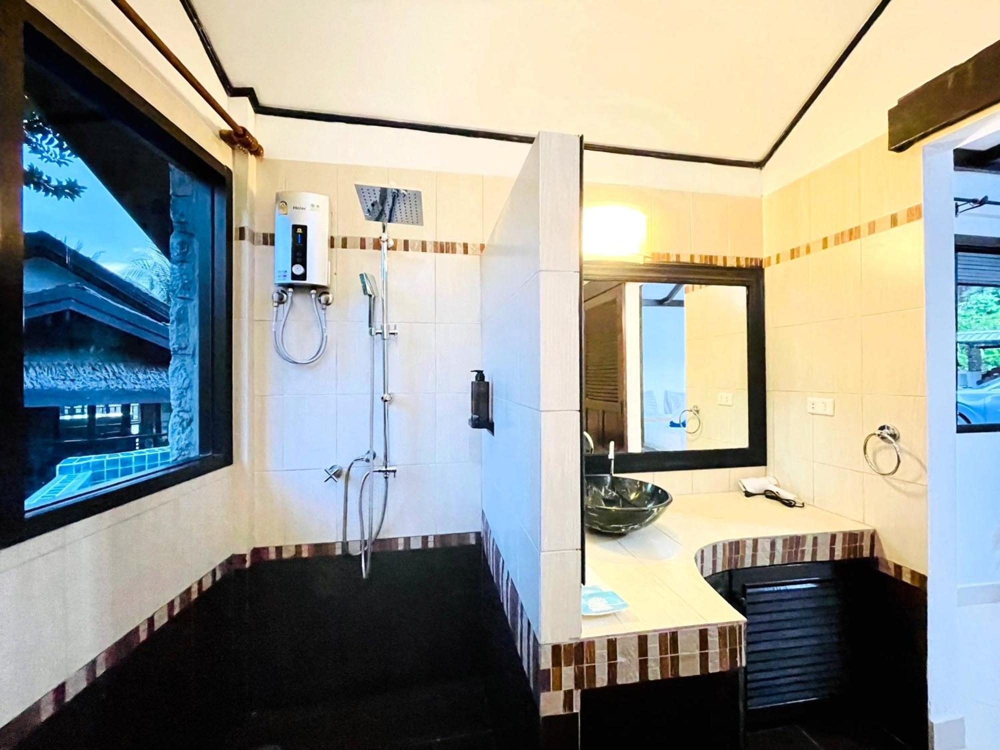 Boomerang Village Resort Kata ภายนอก รูปภาพ