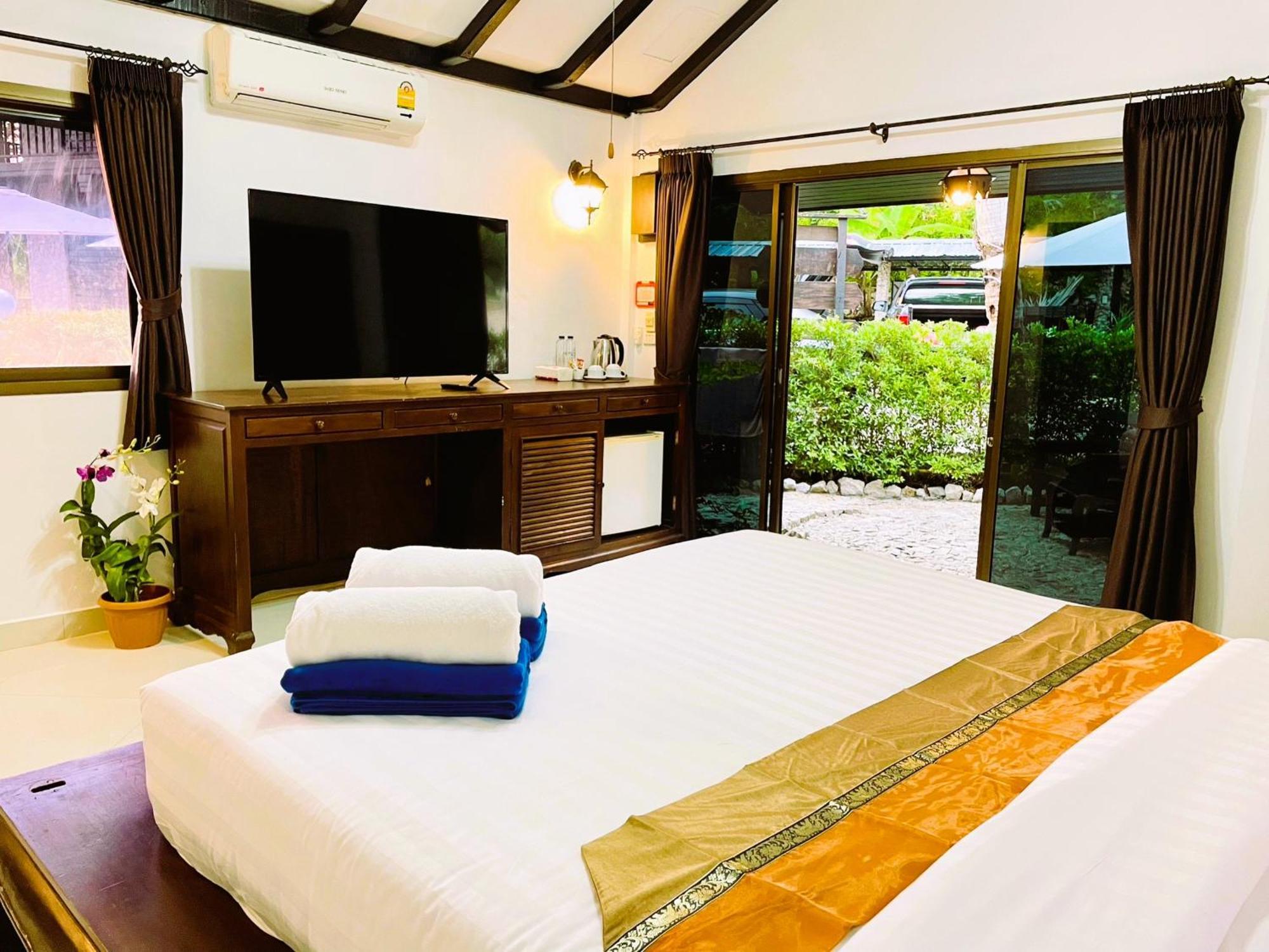 Boomerang Village Resort Kata ภายนอก รูปภาพ
