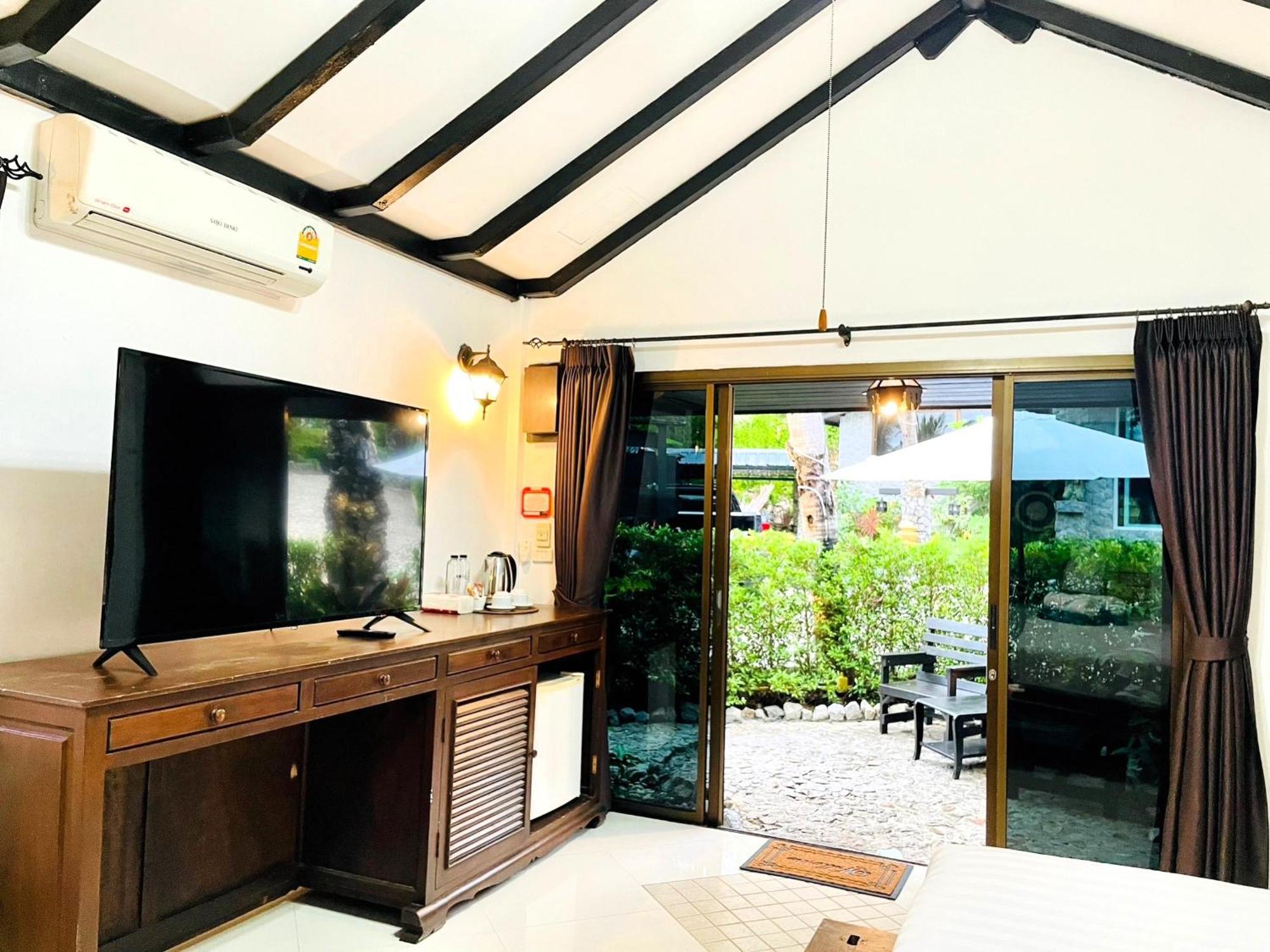Boomerang Village Resort Kata ภายนอก รูปภาพ